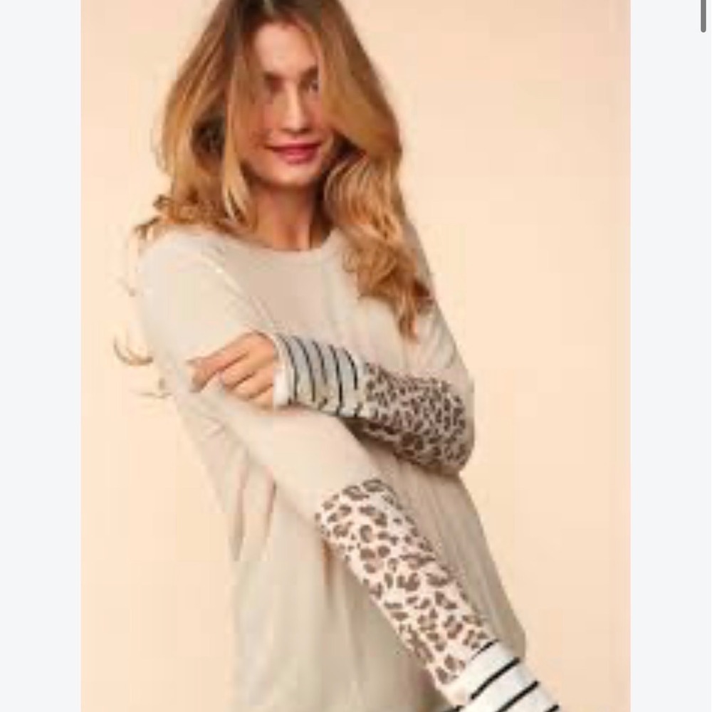 Haptics Women's Tan & Leopard Print Color Block Long Sleeve Top – Small